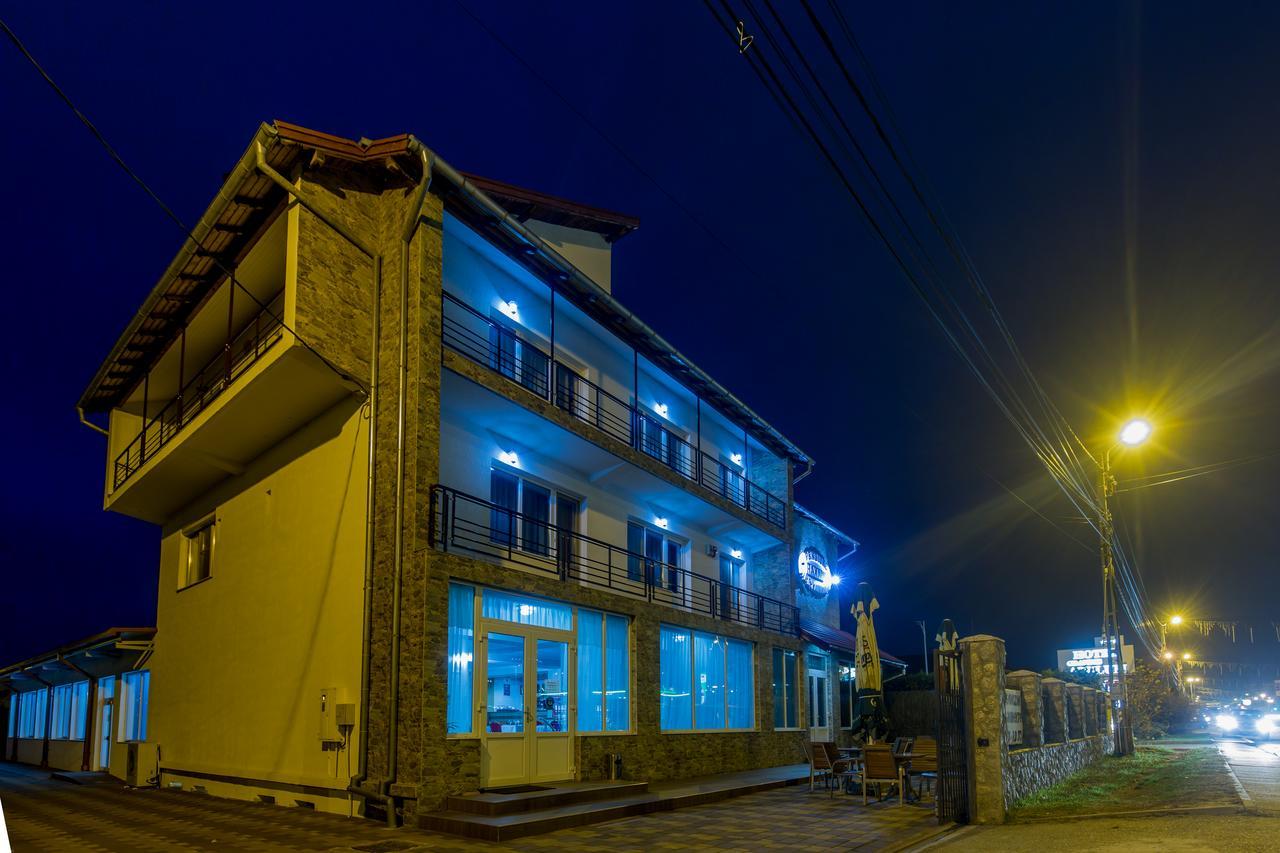 Hotel Raxand Residence Mioveni Exterior photo
