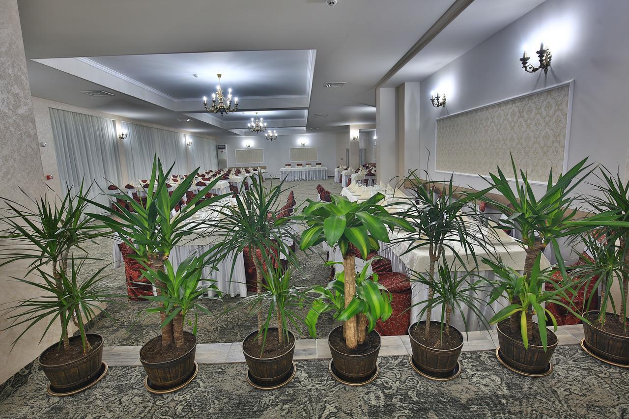 Hotel Raxand Residence Mioveni Exterior photo