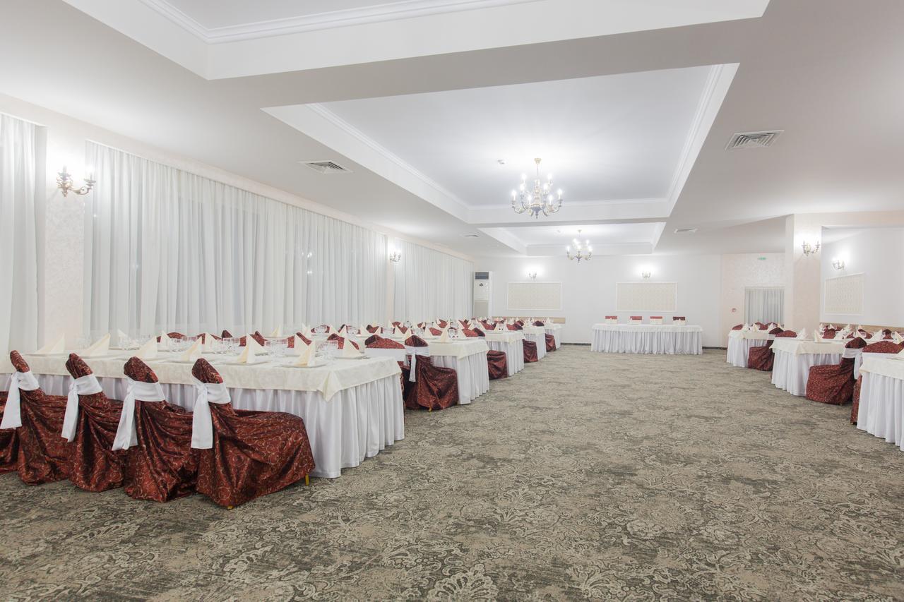 Hotel Raxand Residence Mioveni Exterior photo